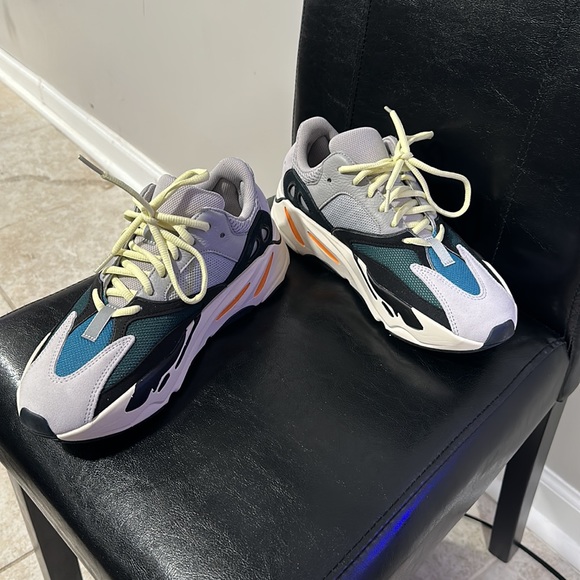 Yeezy Boost 700 Wave Runner - Picture 2 of 8